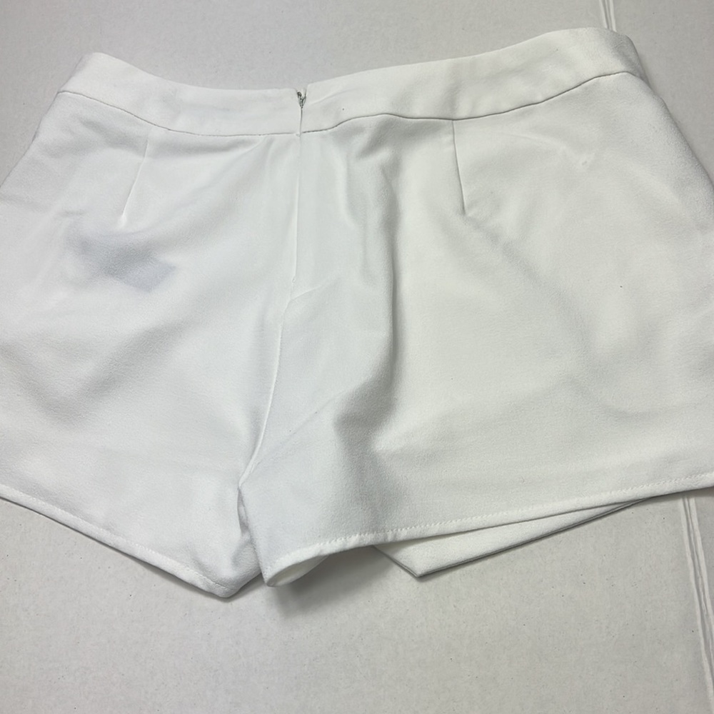 Mine White Skort Shorts With Side Pockets Back Zipper Closure Size L